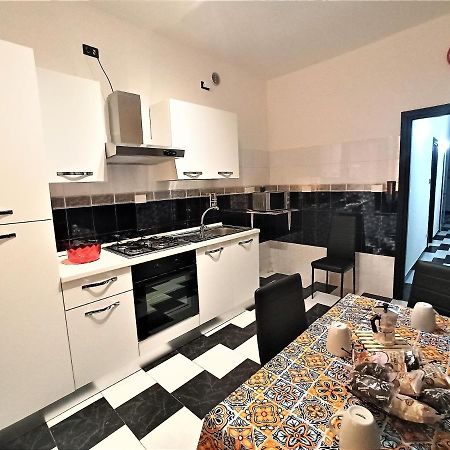 Casa Vacanza Laura Genoa Bagian luar foto