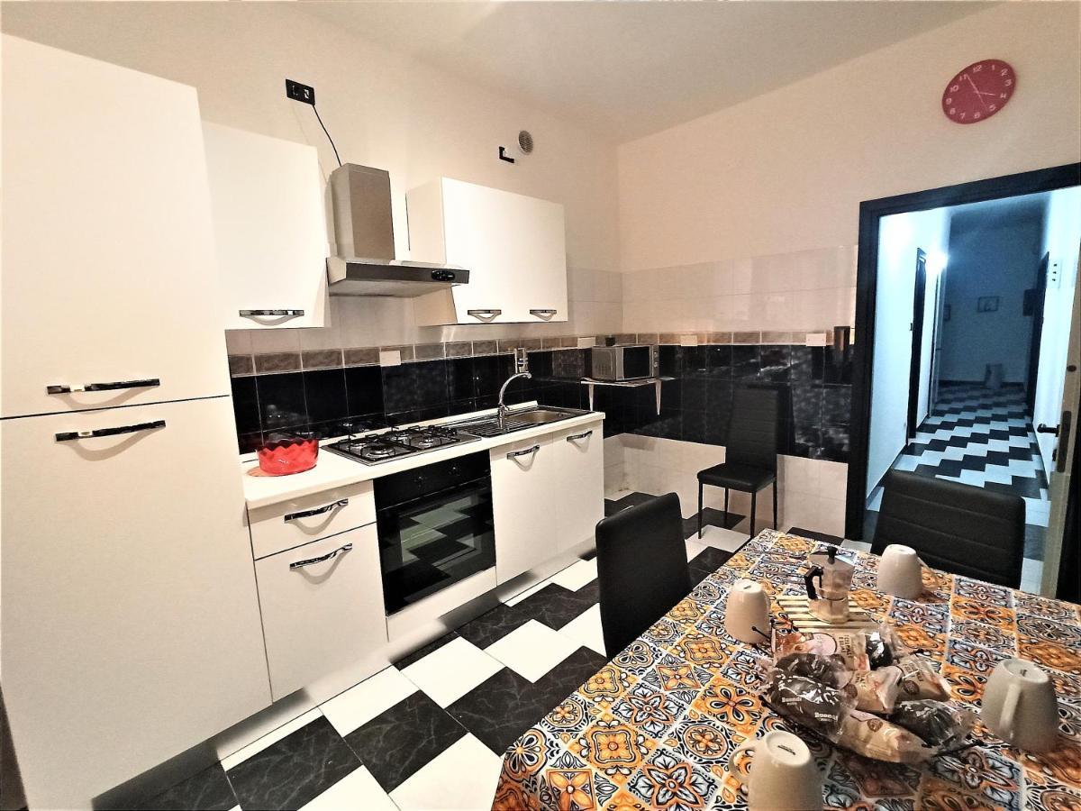 Casa Vacanza Laura Genoa Bagian luar foto