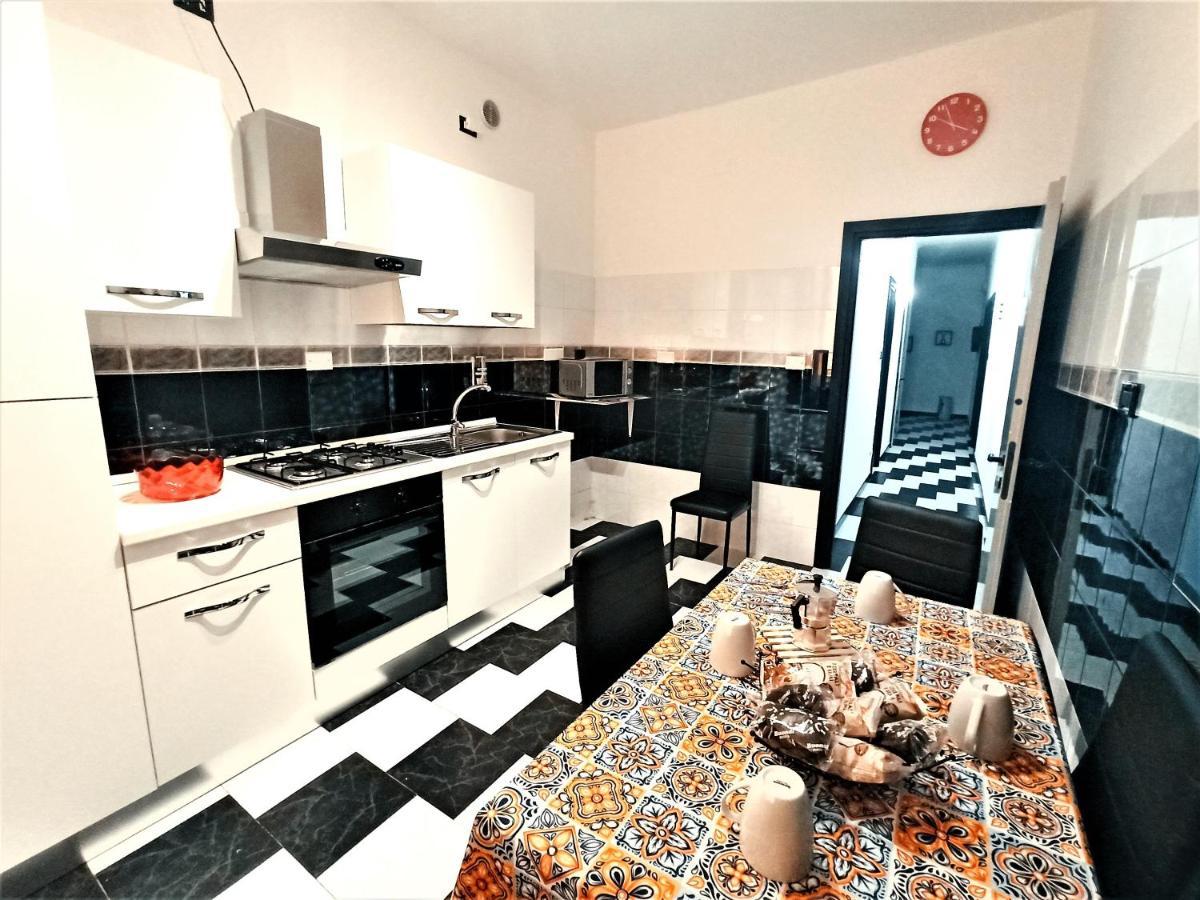 Casa Vacanza Laura Genoa Bagian luar foto