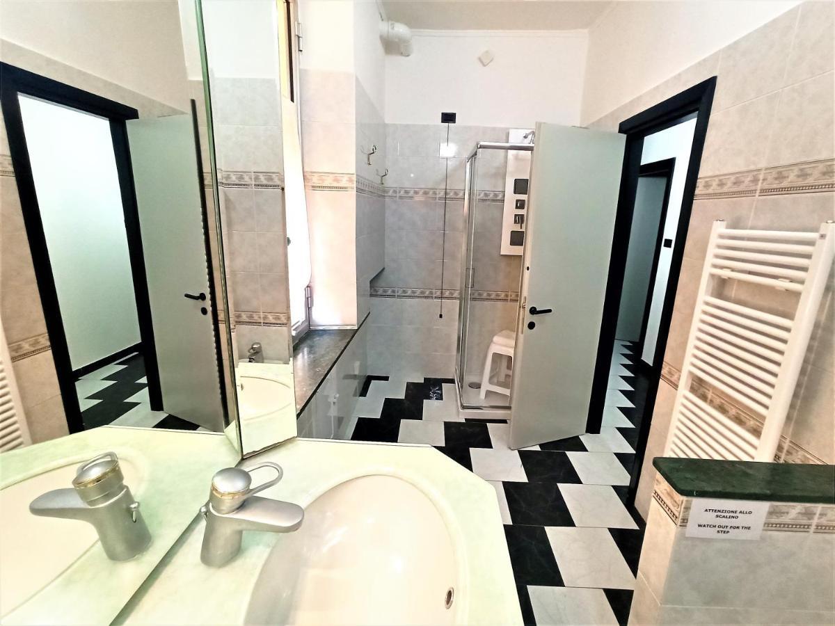 Casa Vacanza Laura Genoa Bagian luar foto